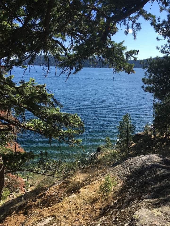 Kayaking around Tubbs Hill