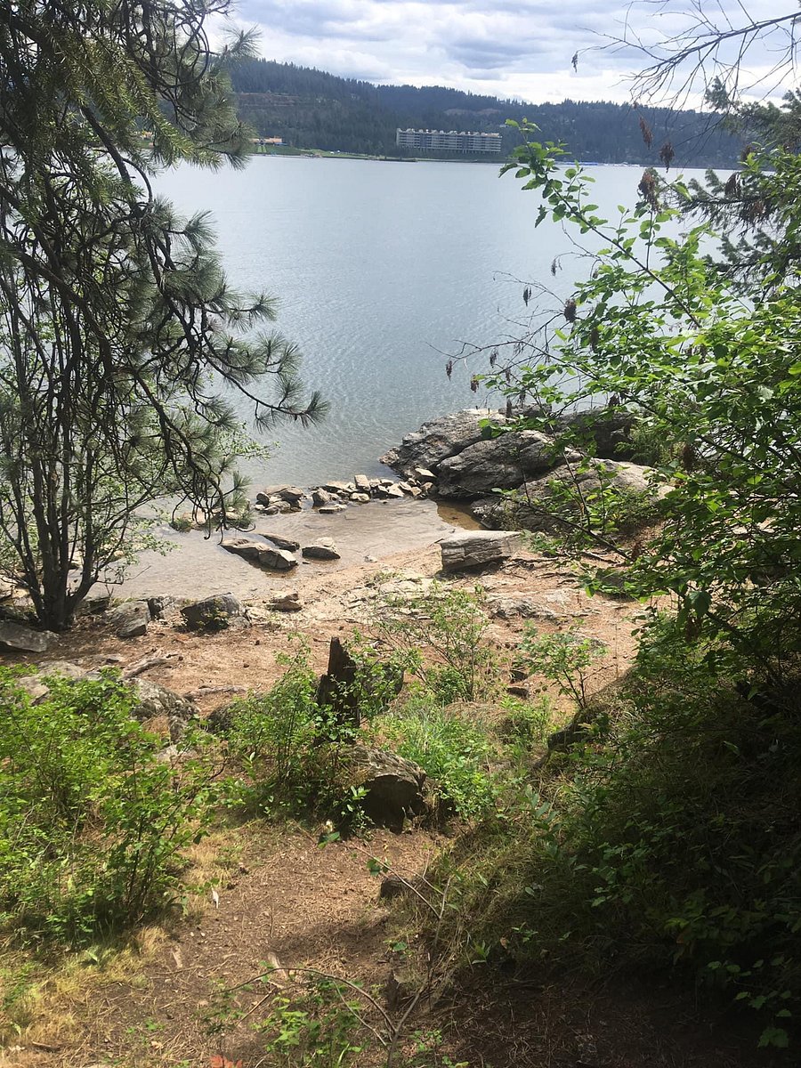 Hike around Tubbs hill