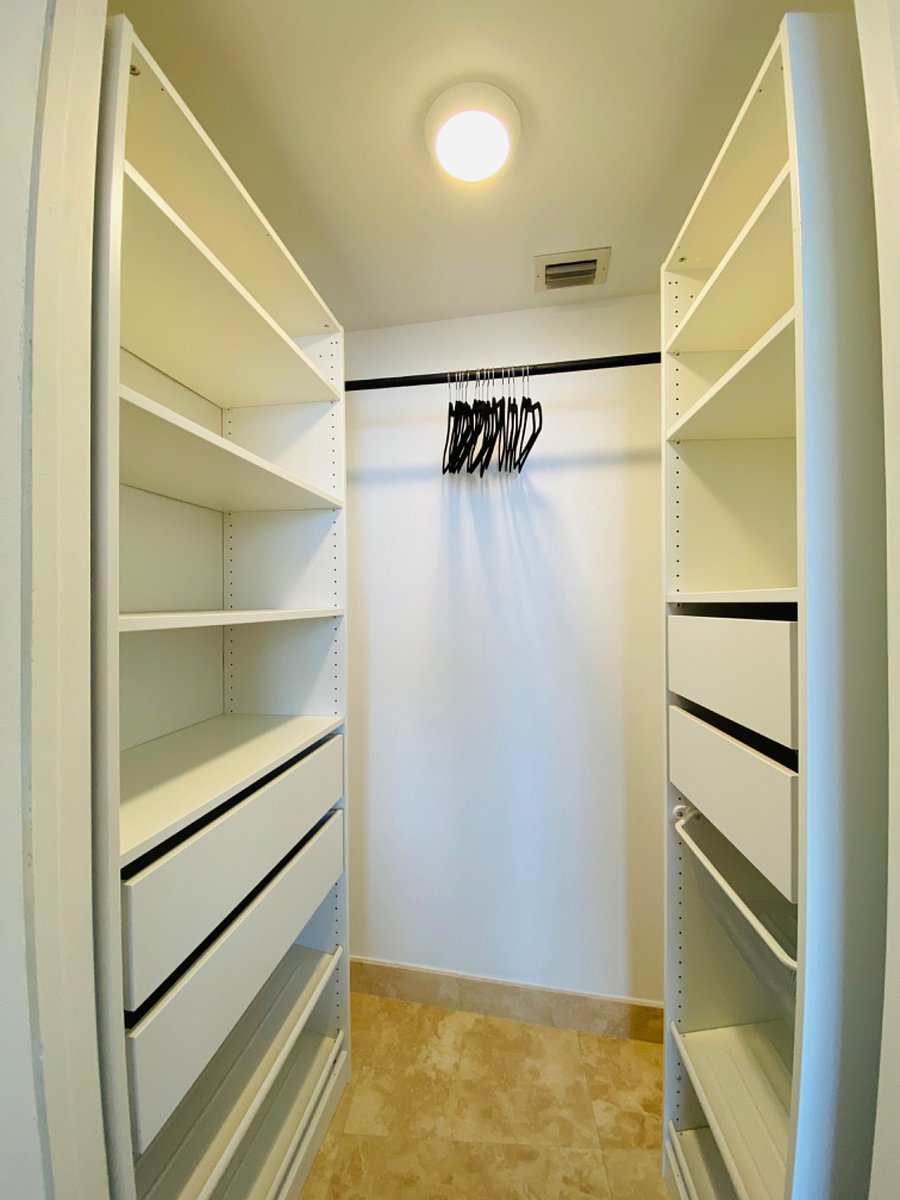 Walk in closet