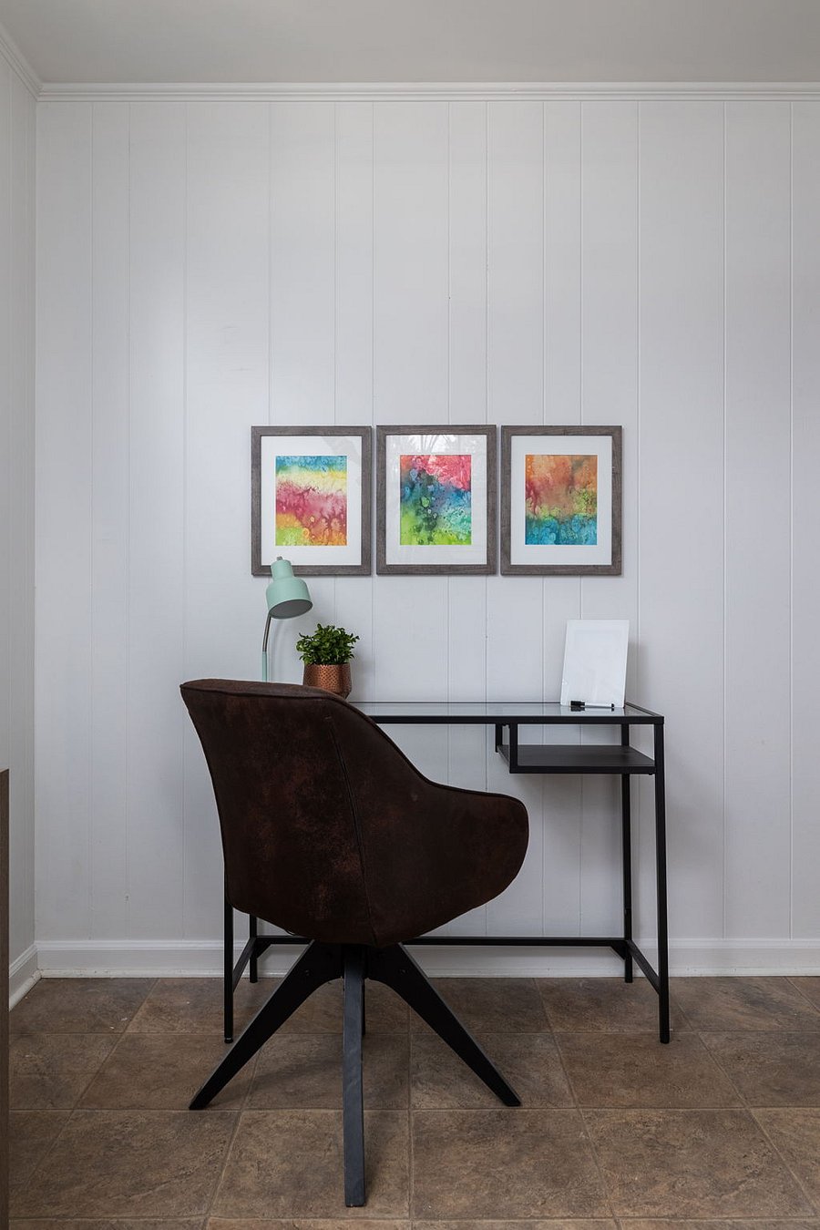 Bright and ready to work with included WIFI