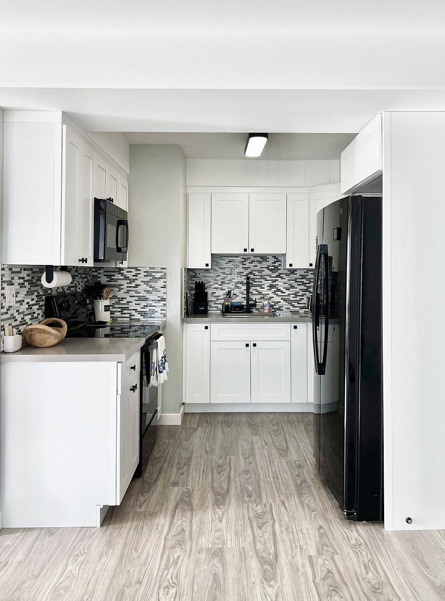 Kitchen with brand new applicances
