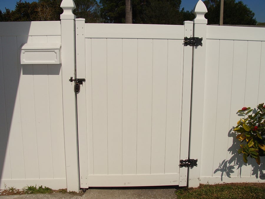 6 ft privacy fence locked to tenant entrance only.