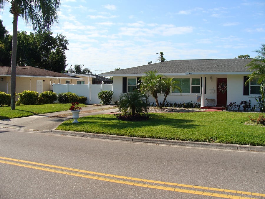 view of property from street.