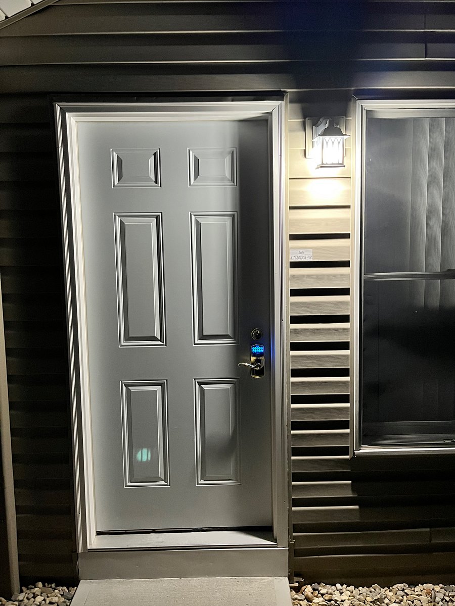 Keyless entry with a 4 digit code of your choice during your stay.