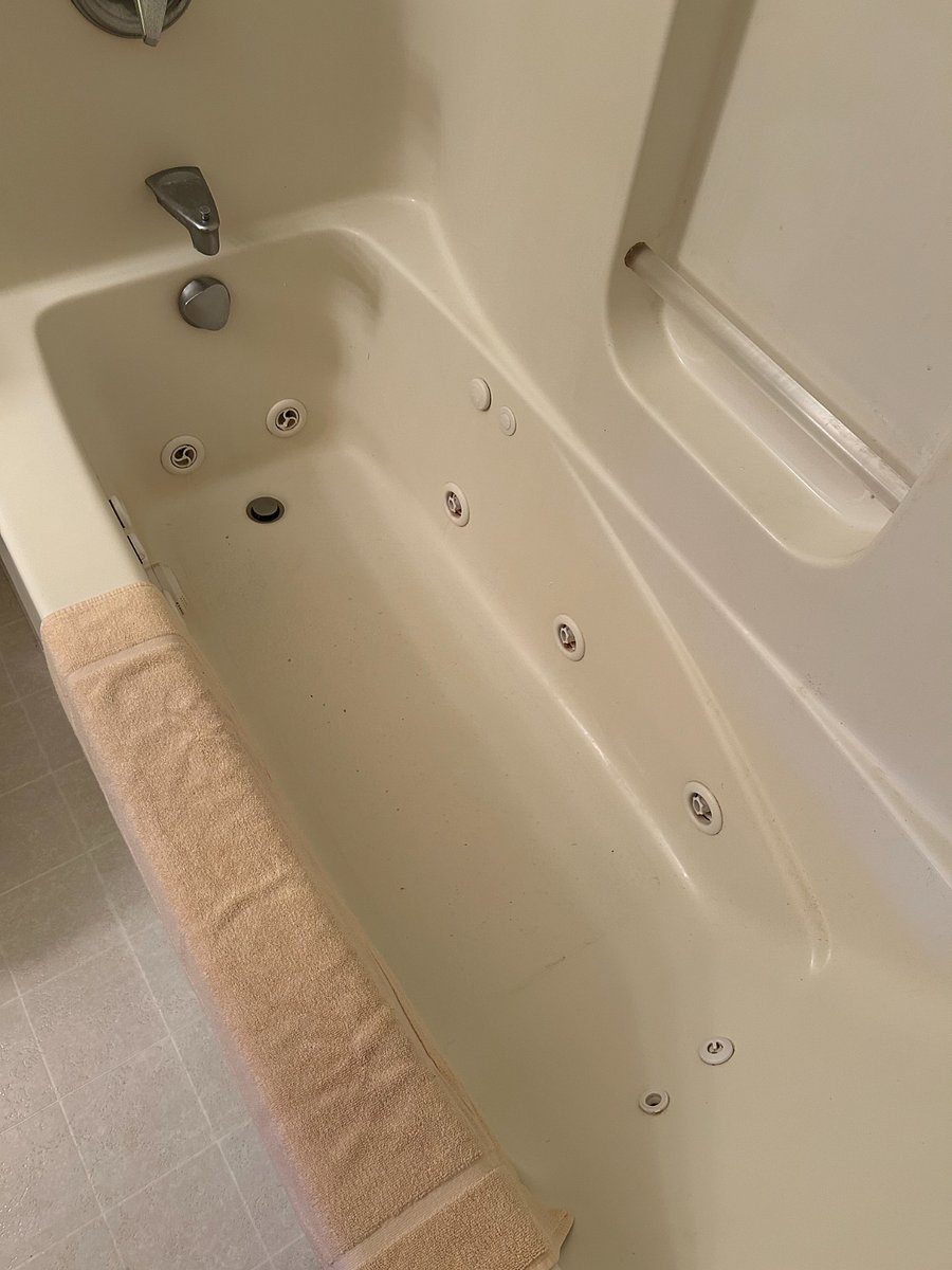 Whirlpool / jacuzzi soaking tub