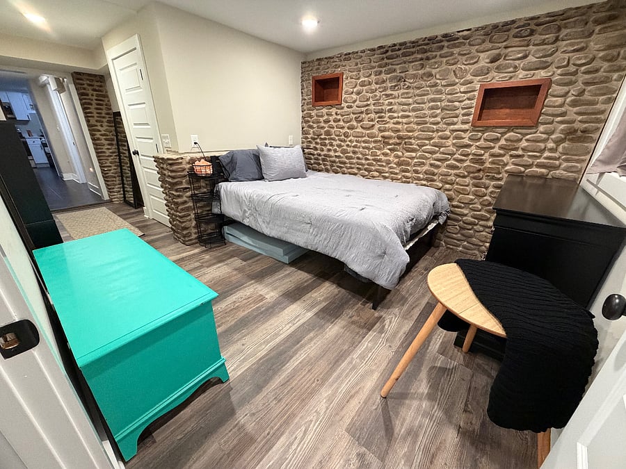 2nd bedroom