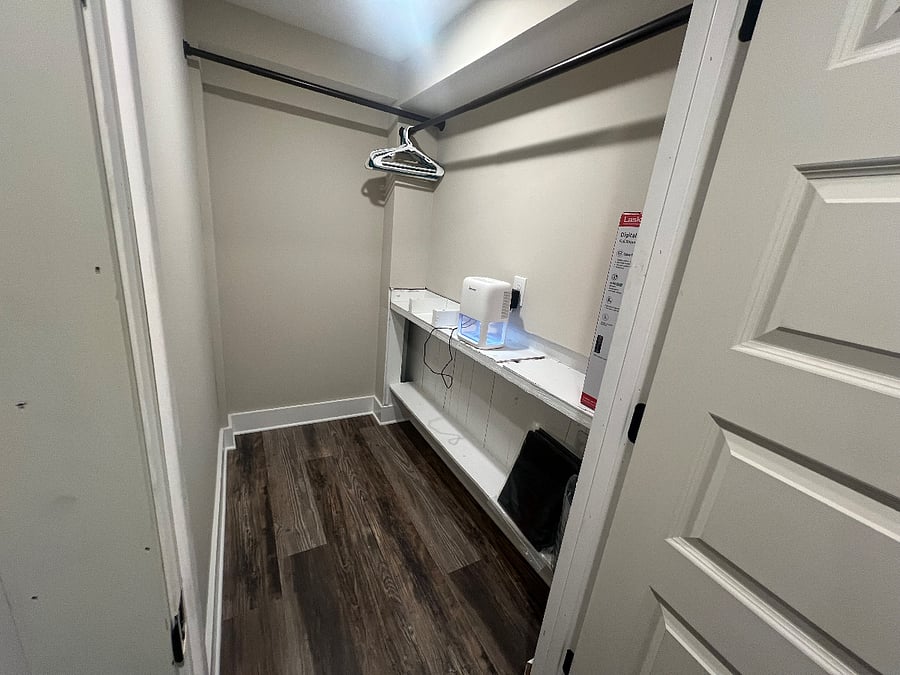 Walk in closet in 2nd bedroom