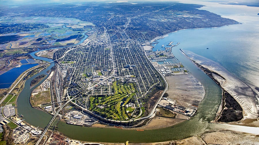 Arial of North Everett. Green is Legion Park & Legion Golf Course ( one mile from house)