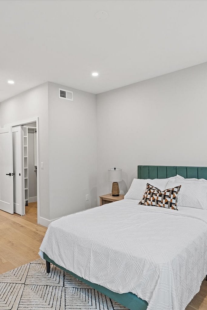 Furnished Finder property 659901_2 photo 17