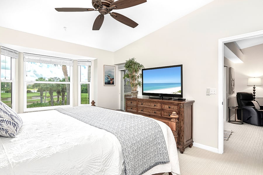 Master King BR with Smart TV and Roku