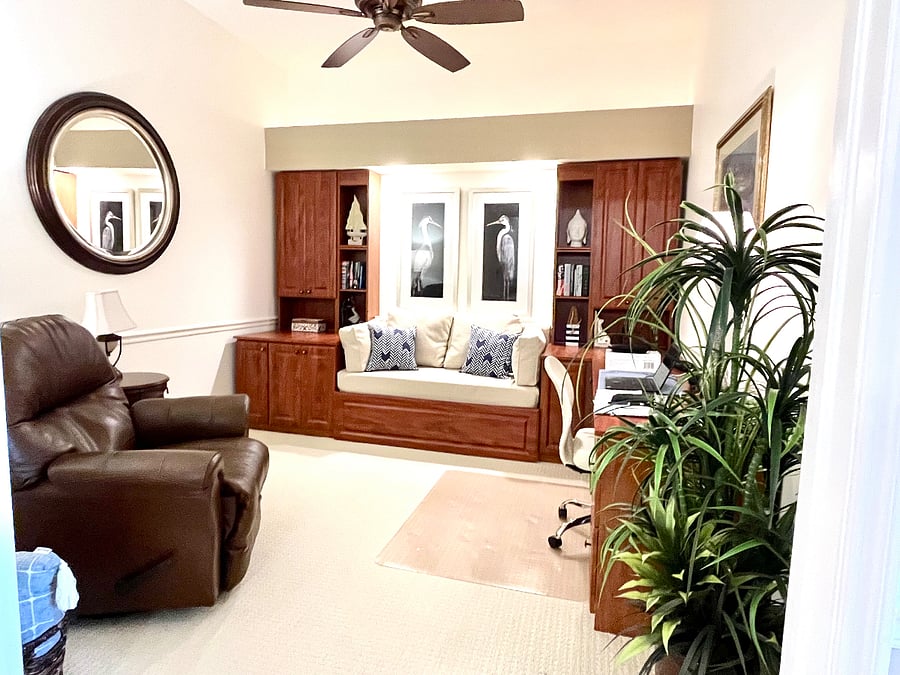 Den with full pull-out sofa, recliner and built-in desk with WIFI and fast internet