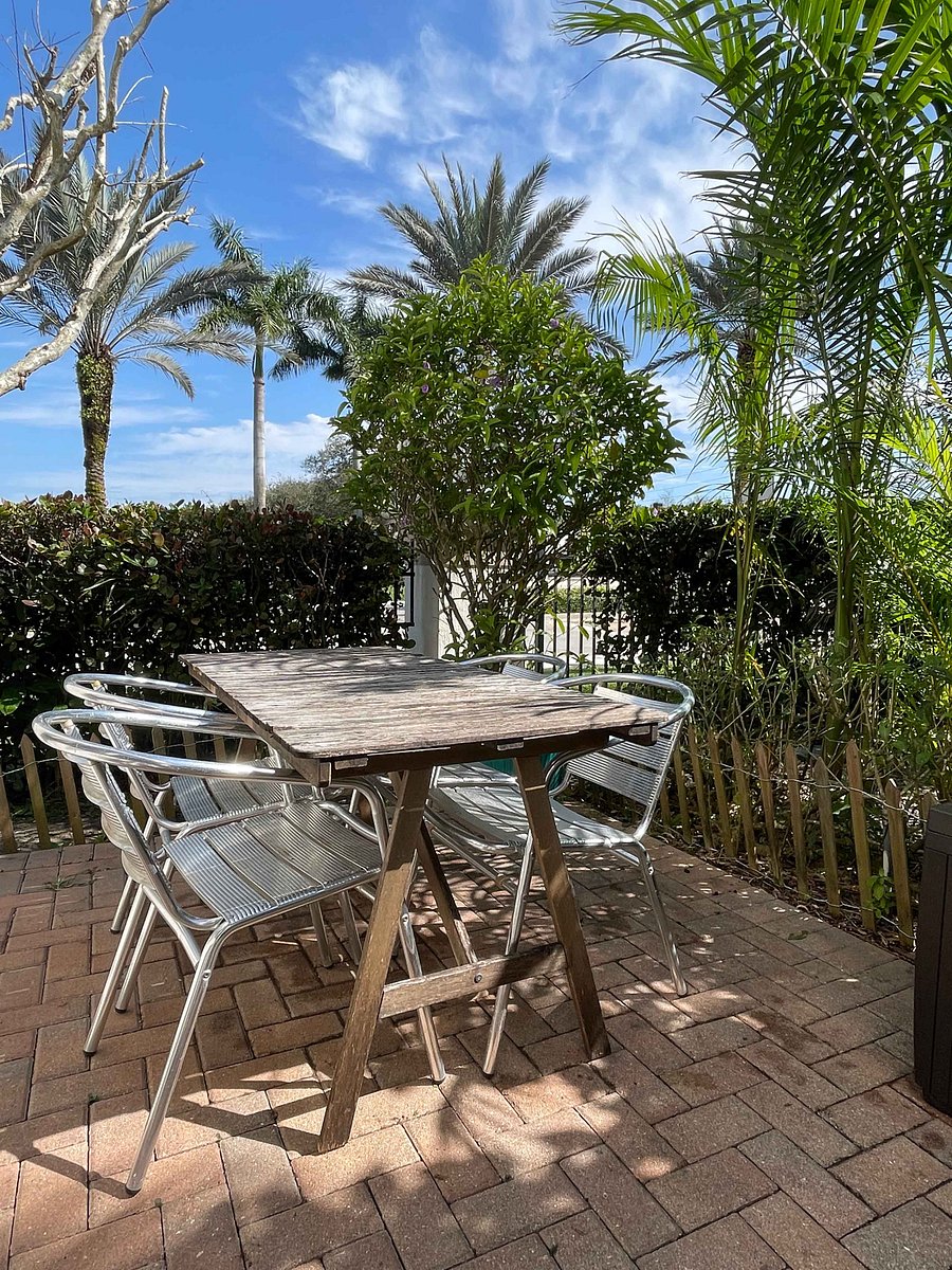 Patio Dining 