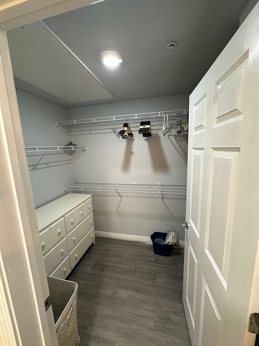 Primary Suite Walk-in Closet