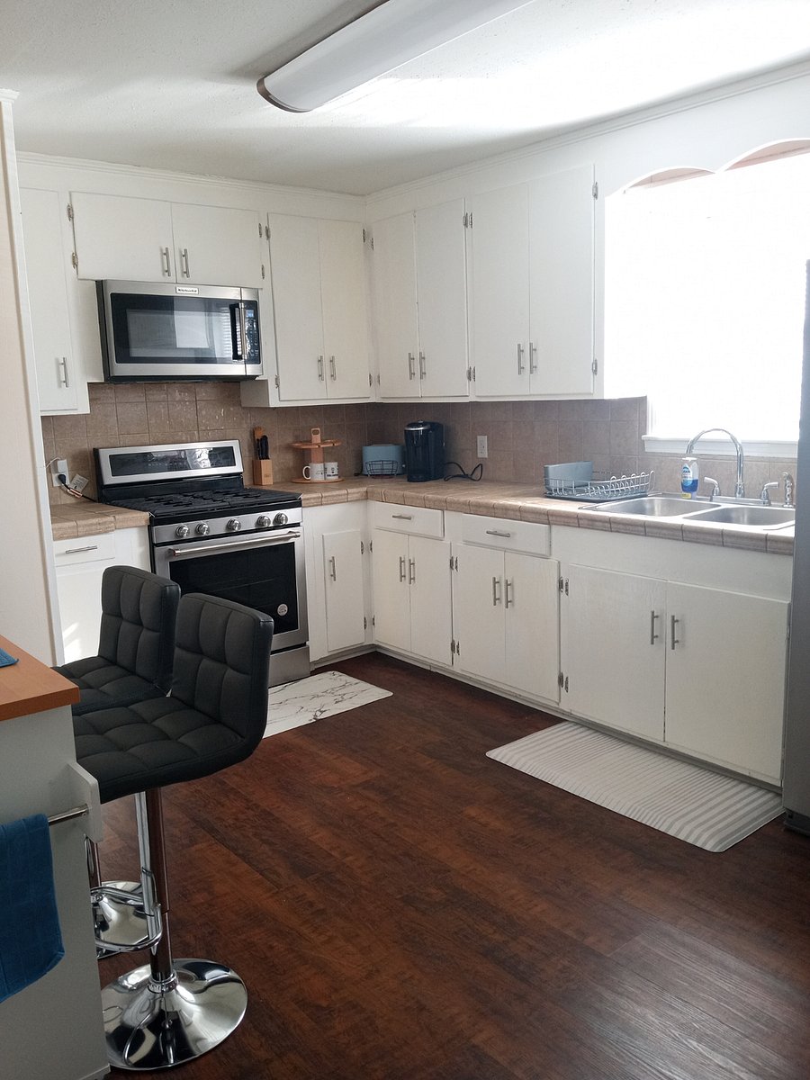 Furnished Finder property 660310_1 photo 25