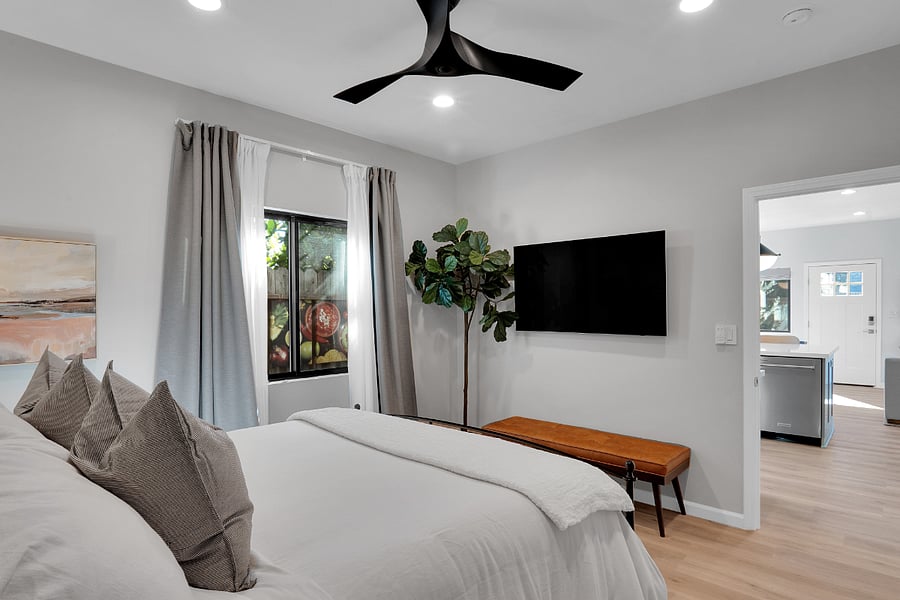 Large bedroom 