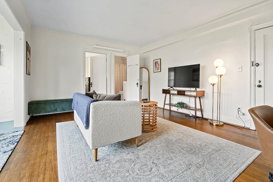 1 Bedroom Apartment