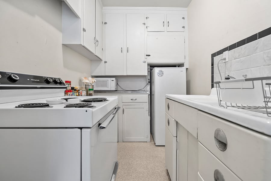 1 Bedroom Apartment
