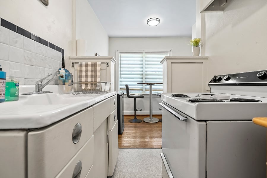 1 Bedroom Apartment