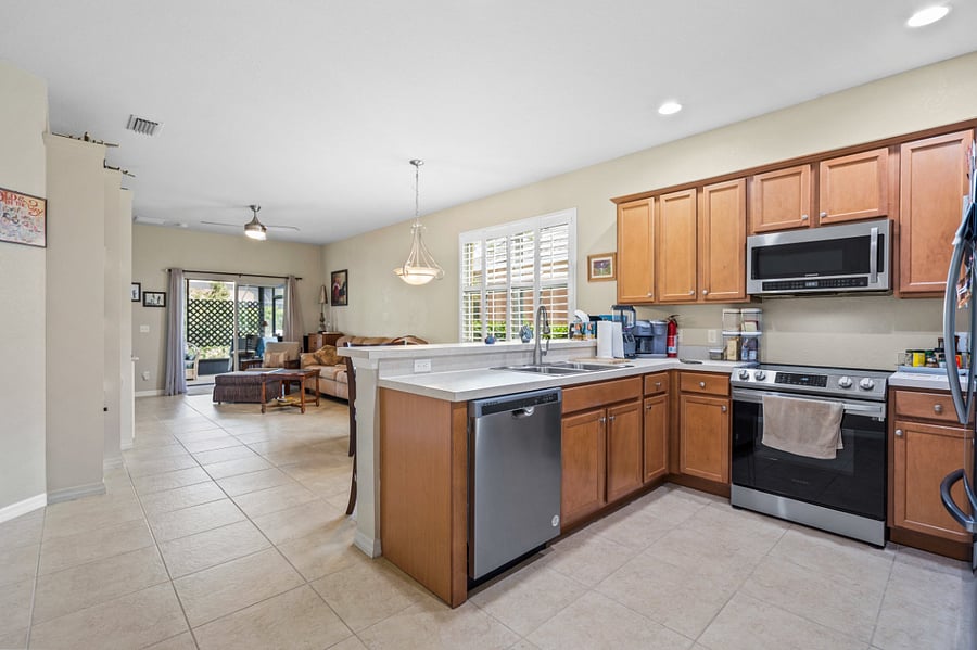 Furnished Finder property 660750_1 photo 4