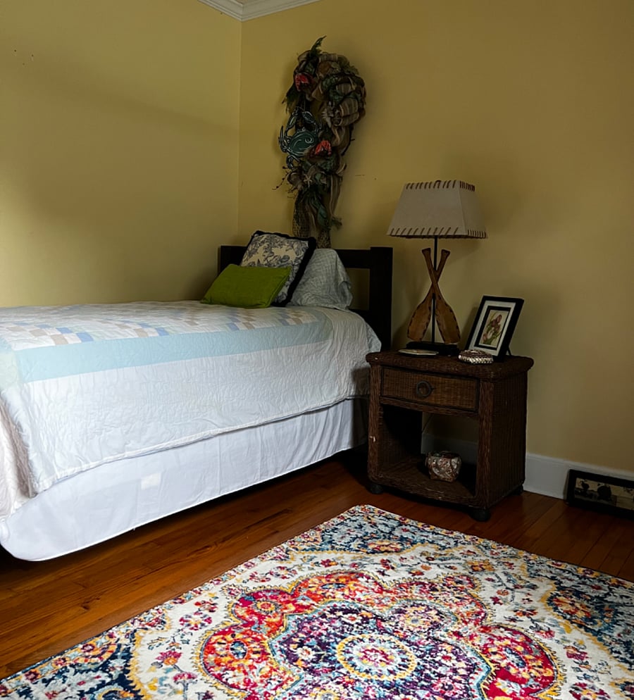 Guest bedroom