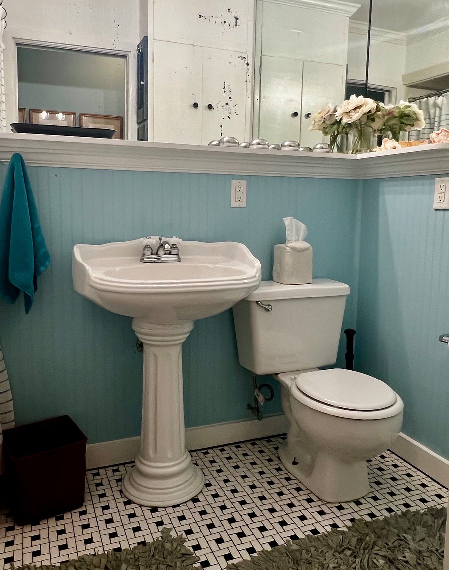 Guest bath