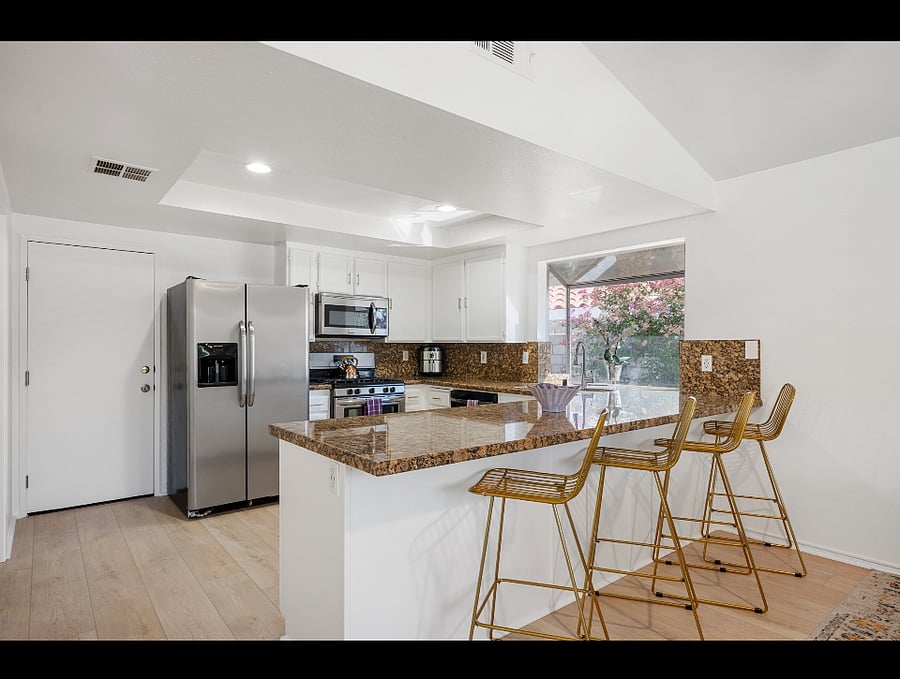 Furnished Finder property 660836_1 photo 25