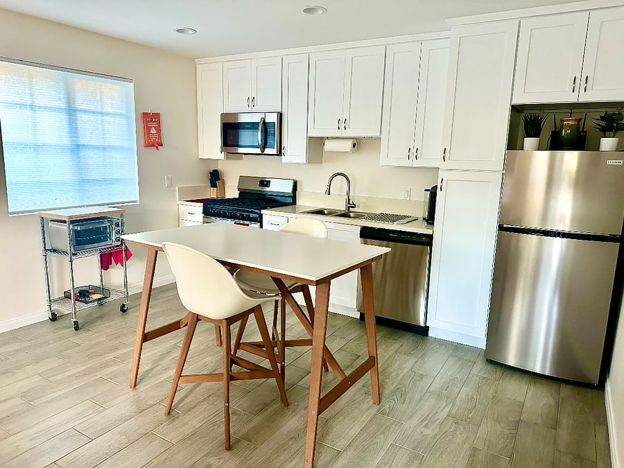 Eat in kitchen w/Nespresso & toaster oven