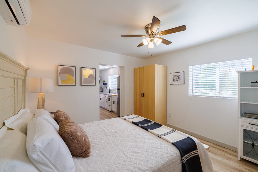 Pliush queen size bed with crisp new linens!