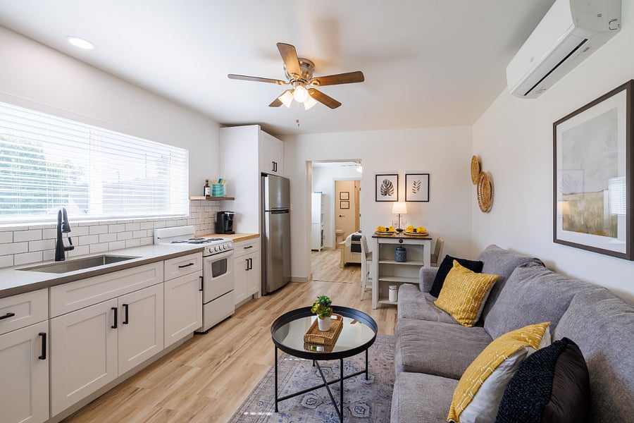 Bright and modern Living/kitchen area