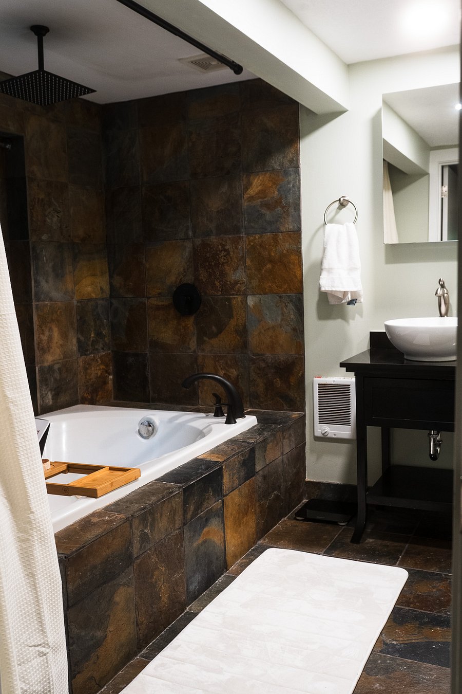 Large bathroom with jet tub