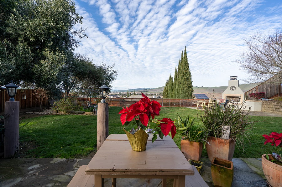 This table is a peaceful spot for a meal al fresco, a glass of wine, or coffee in the morning. Lots of chirping birds and lovely views.