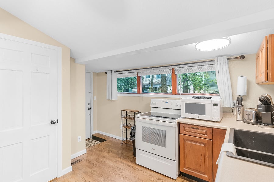Furnished Finder property 661341_2 photo 6