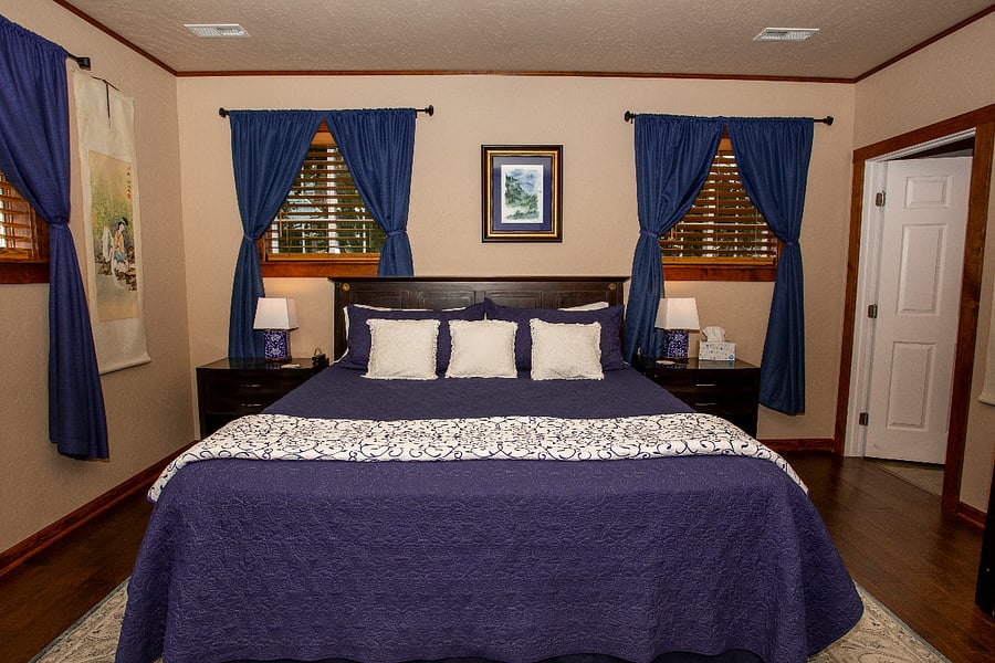 Fireplace Room - King Bed - Linens exchanged biweekly