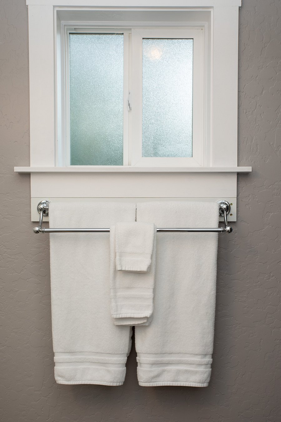 Blue Bath - Biweekly full linen exchange and can wash between exchanges in apartment size washer/dryer