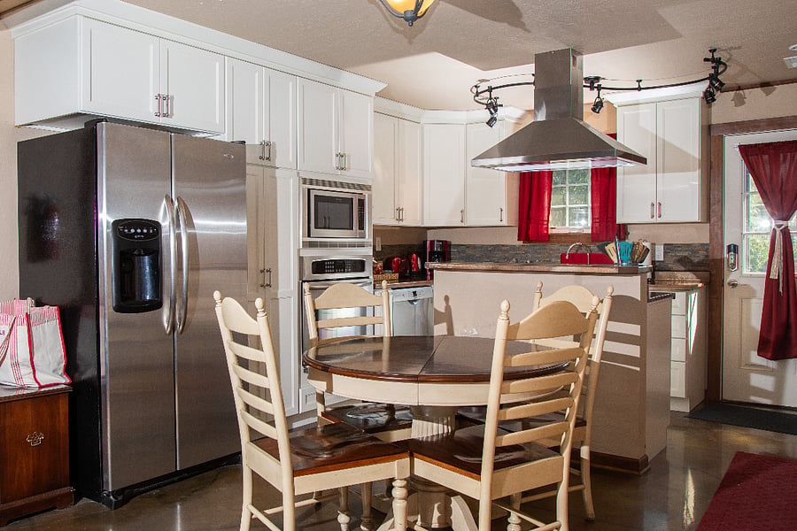 Full Kitchen - Gas Stove, Gas Oven, full size microwave, refrigerator / freezer