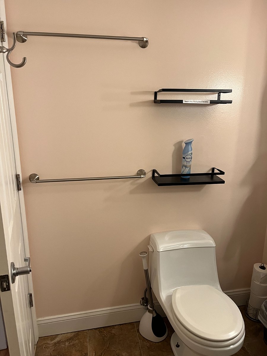 Many towel racks