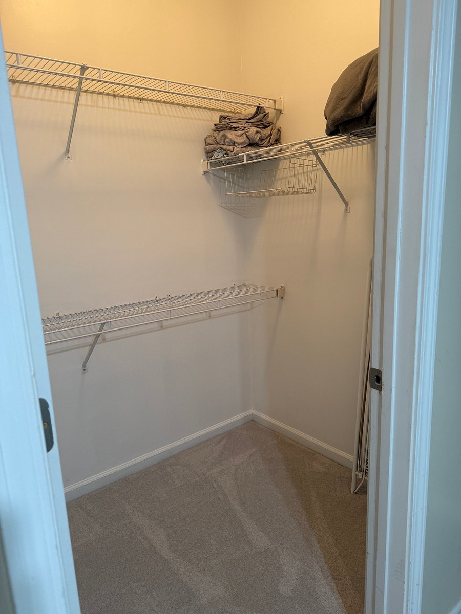 2nd Bedroom closet