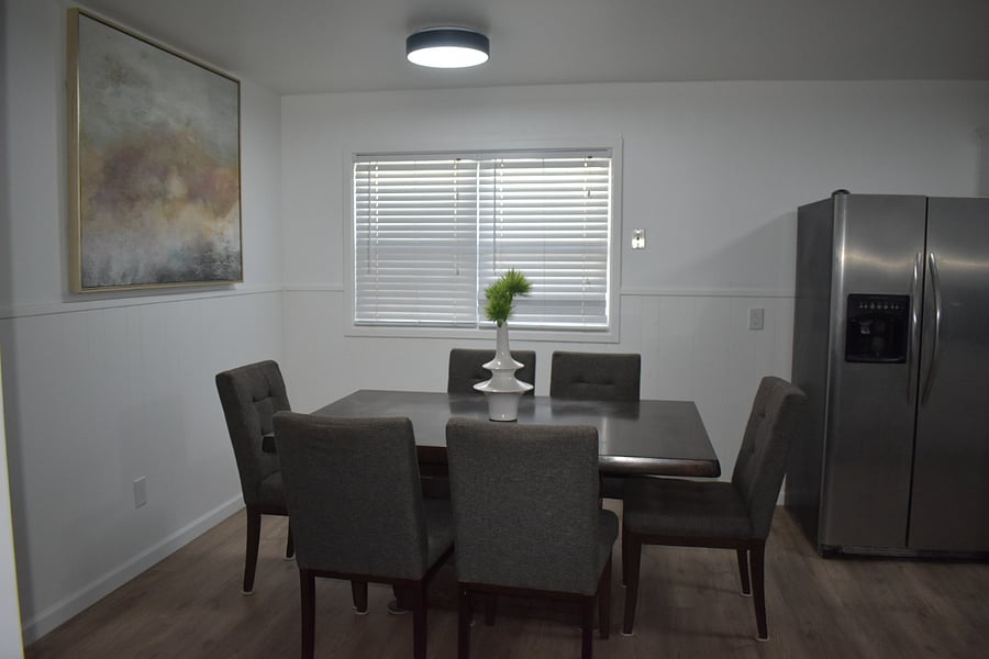 Kitchen Eating Area