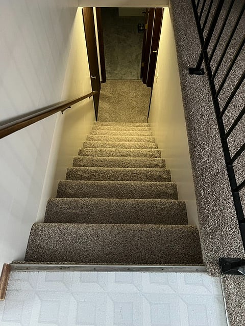 stairs to lower level