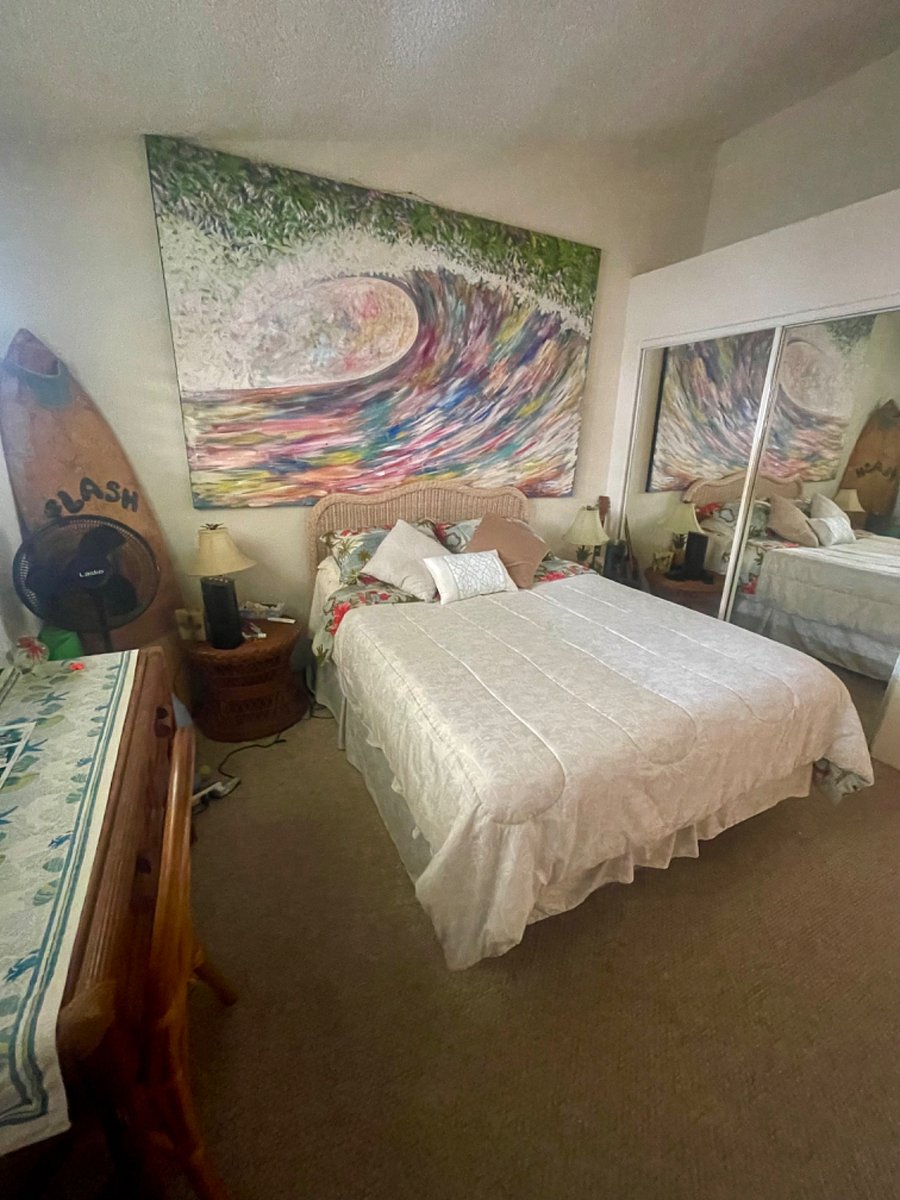 Queen bed with lots of closet space