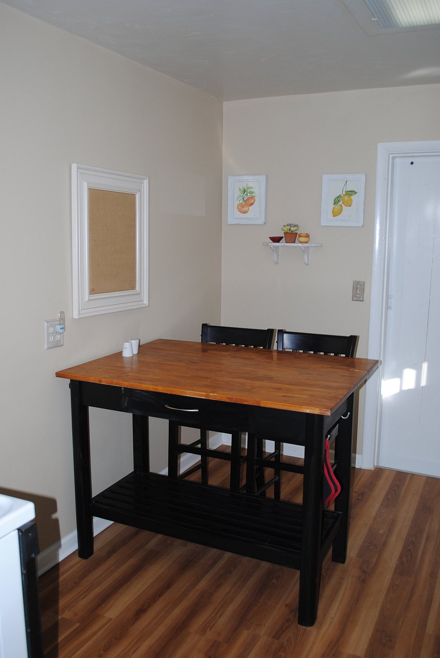 A multi-functional kitchen:  cook, eat-in, work, hang out...plenty of room for whatever you need to do!