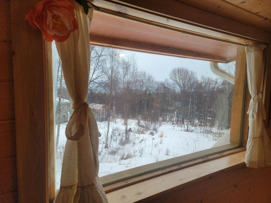 Winter view of the ocean and mountains