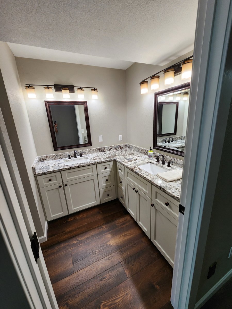 Guest bathroom.