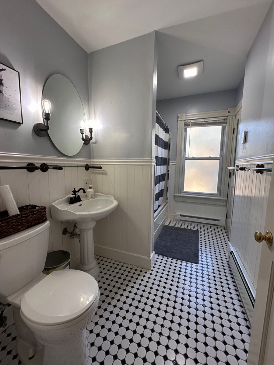 Upstairs Full Bath
