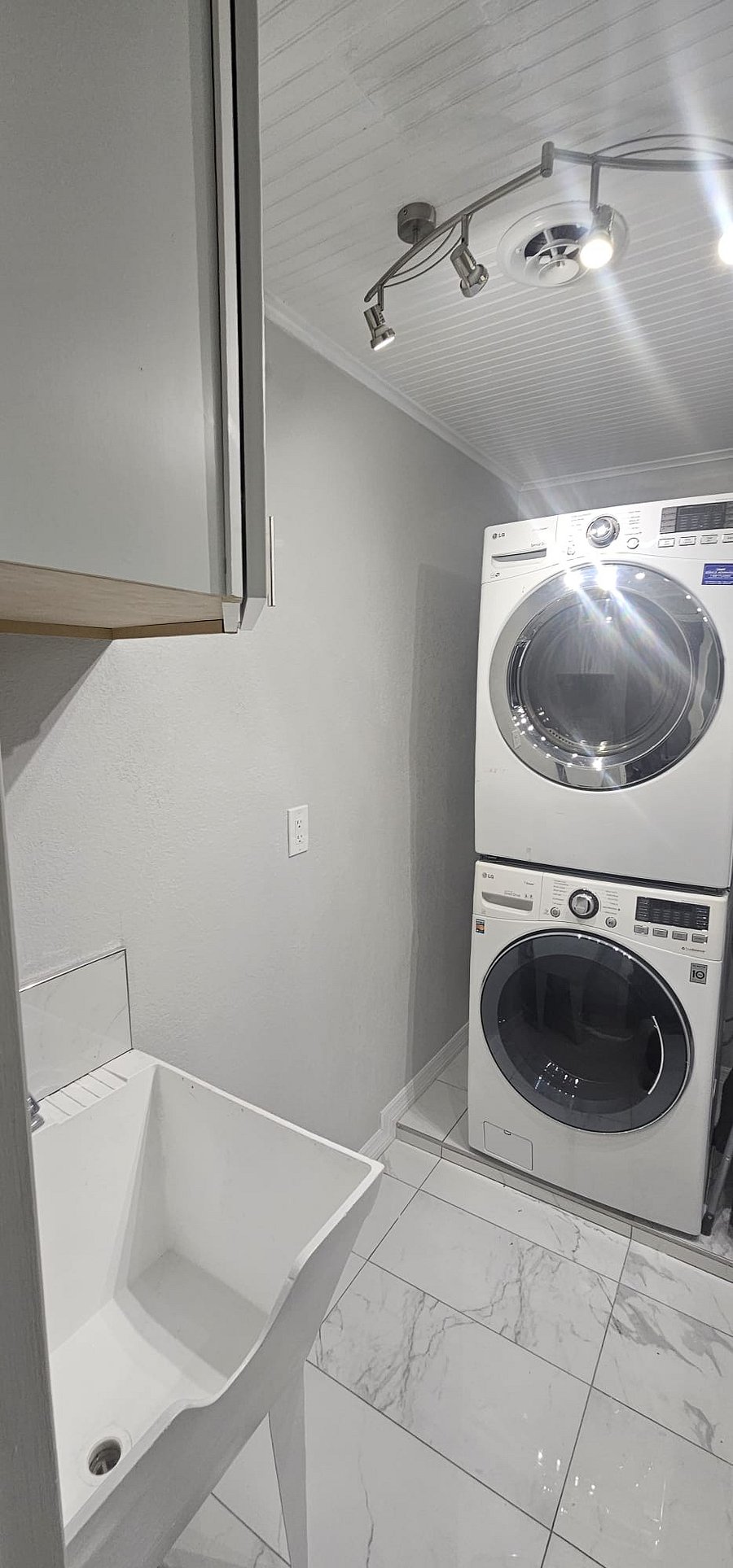 Furnished Finder property 662020_1 photo 38