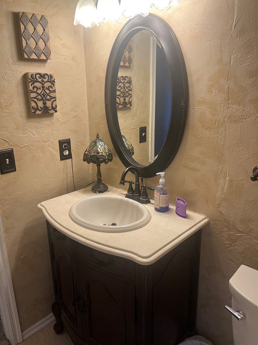 1/2 powder bathroom