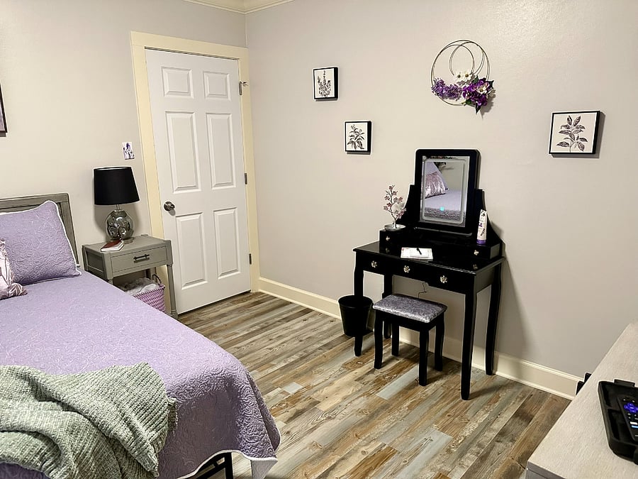 Full Bedroom