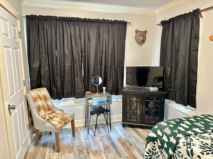 Twin Bedroom