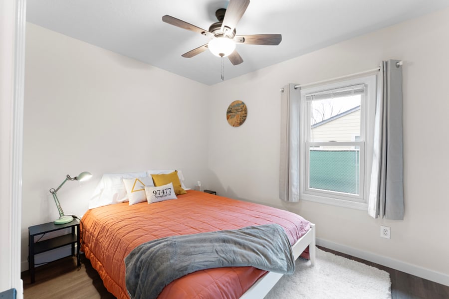 Spare Bedroom- Queen Bed