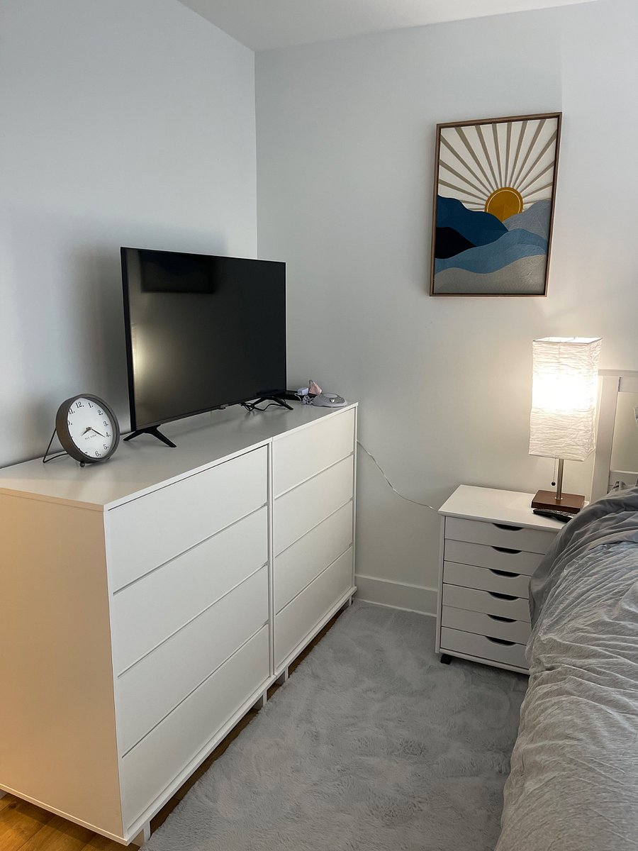 Tv with streaming services available
